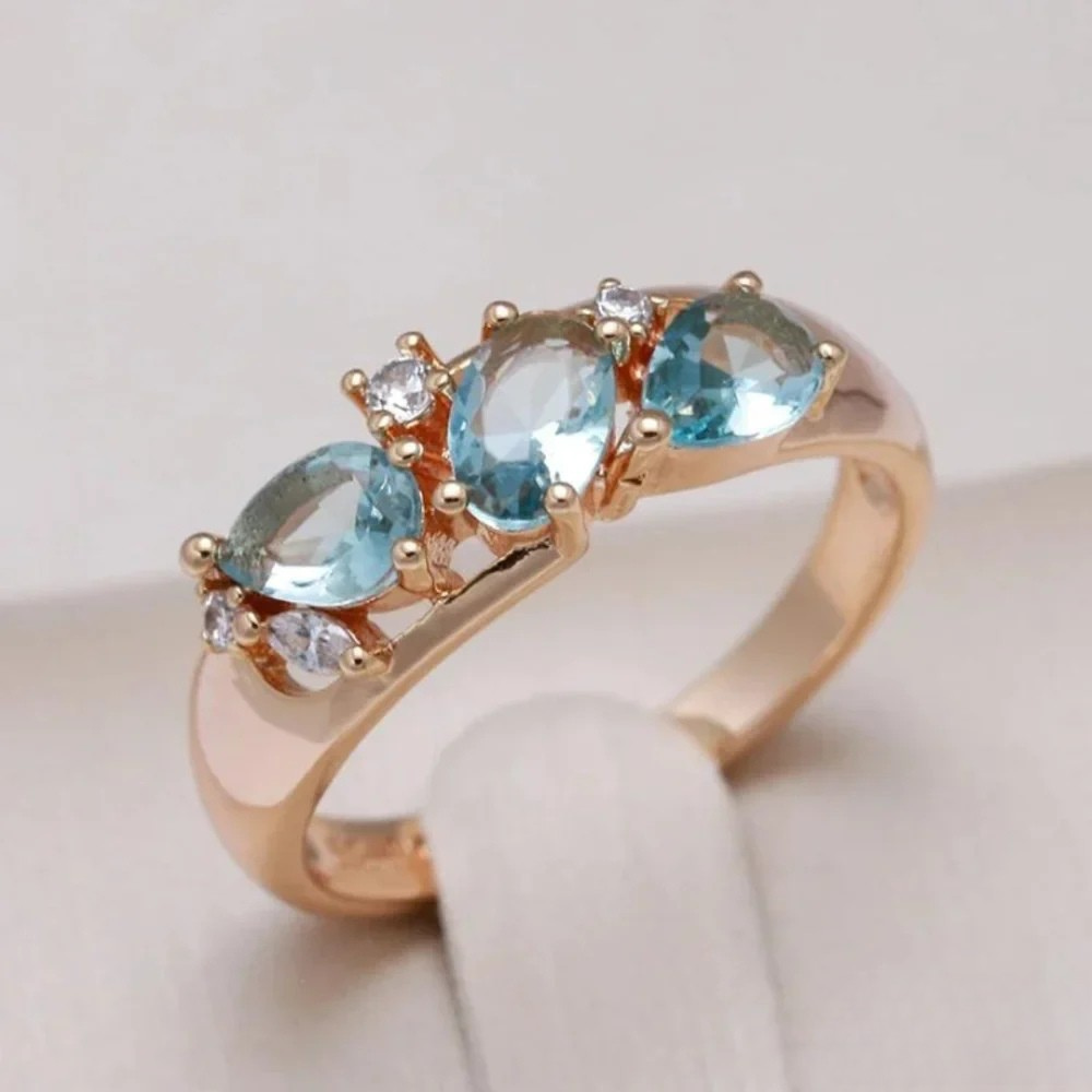 Bague en or avec zirconia bleu