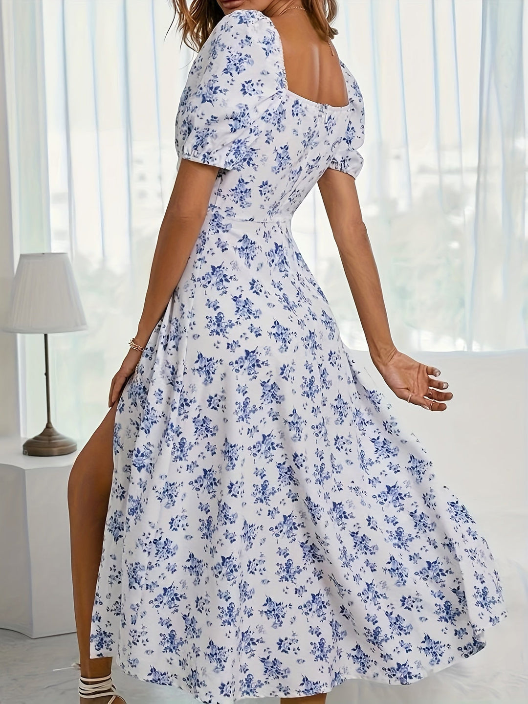Calyx - Robe à Manches Bouffantes avec Imprimé Floral Artistique