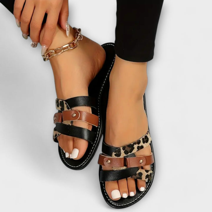 Sandales léopard avec brides croisées