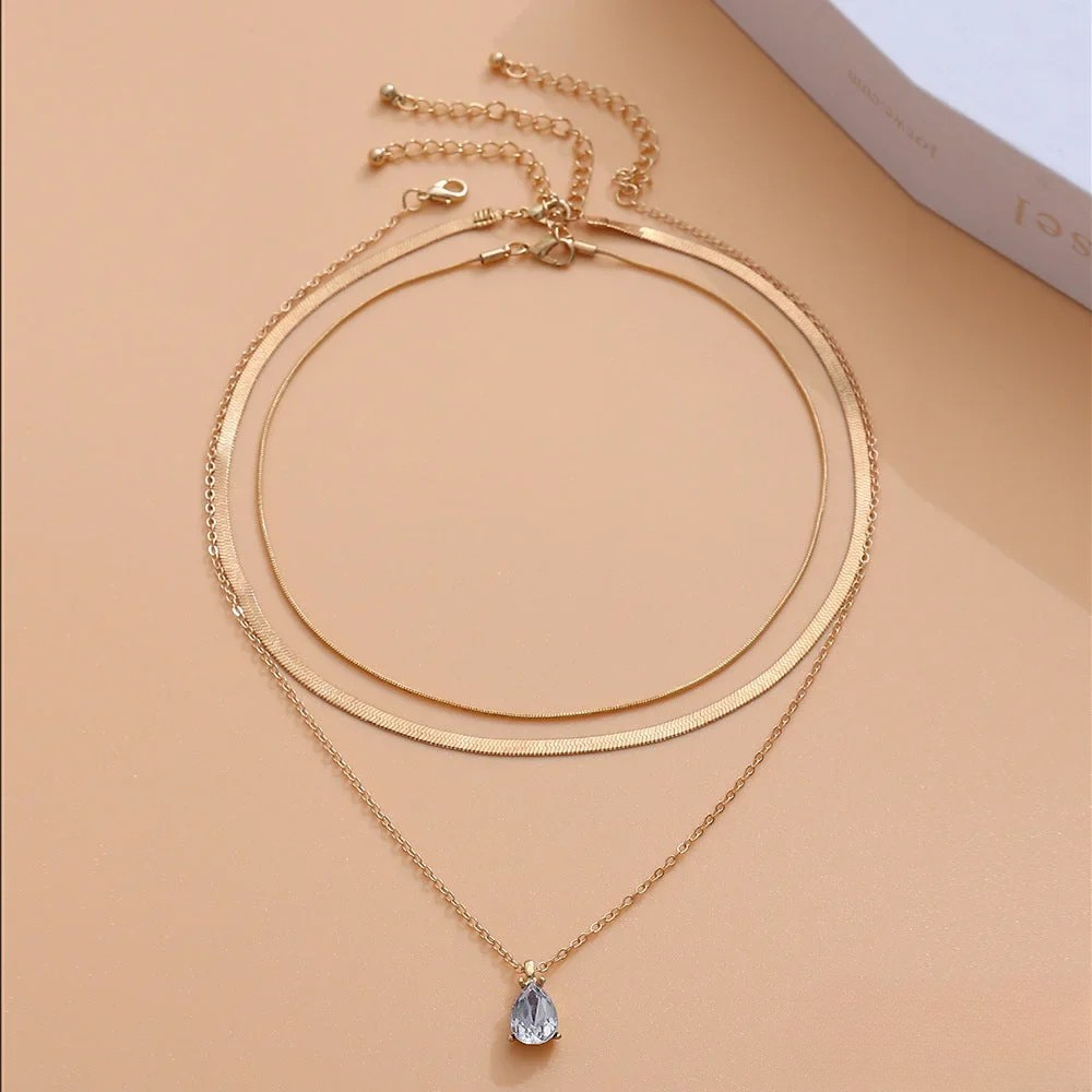 Collier superposé avec pendentif en zirconium plaqué or