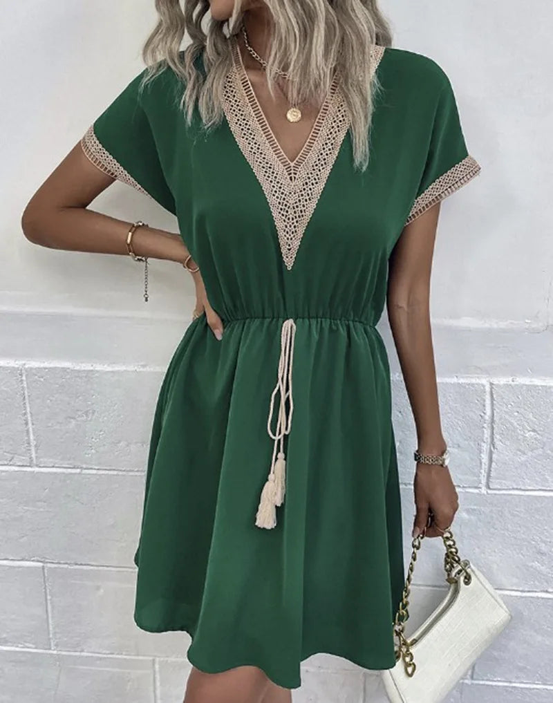 Josephine - Robe Boho Chic à Col V avec Ceinture Flatteuse
