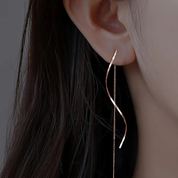 Boucles d'Oreilles Longues avec Design de Vague