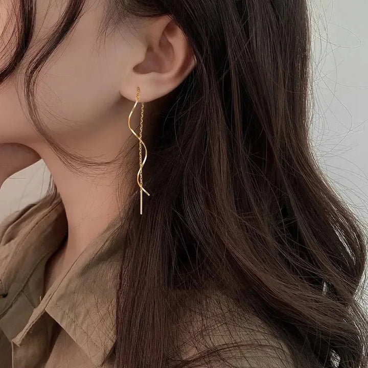 Boucles d'Oreilles Longues avec Design de Vague