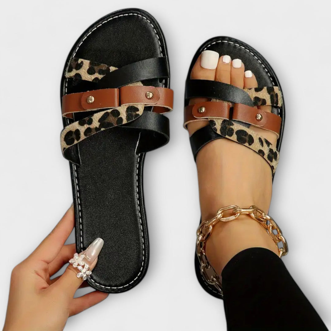 Sandales léopard avec brides croisées